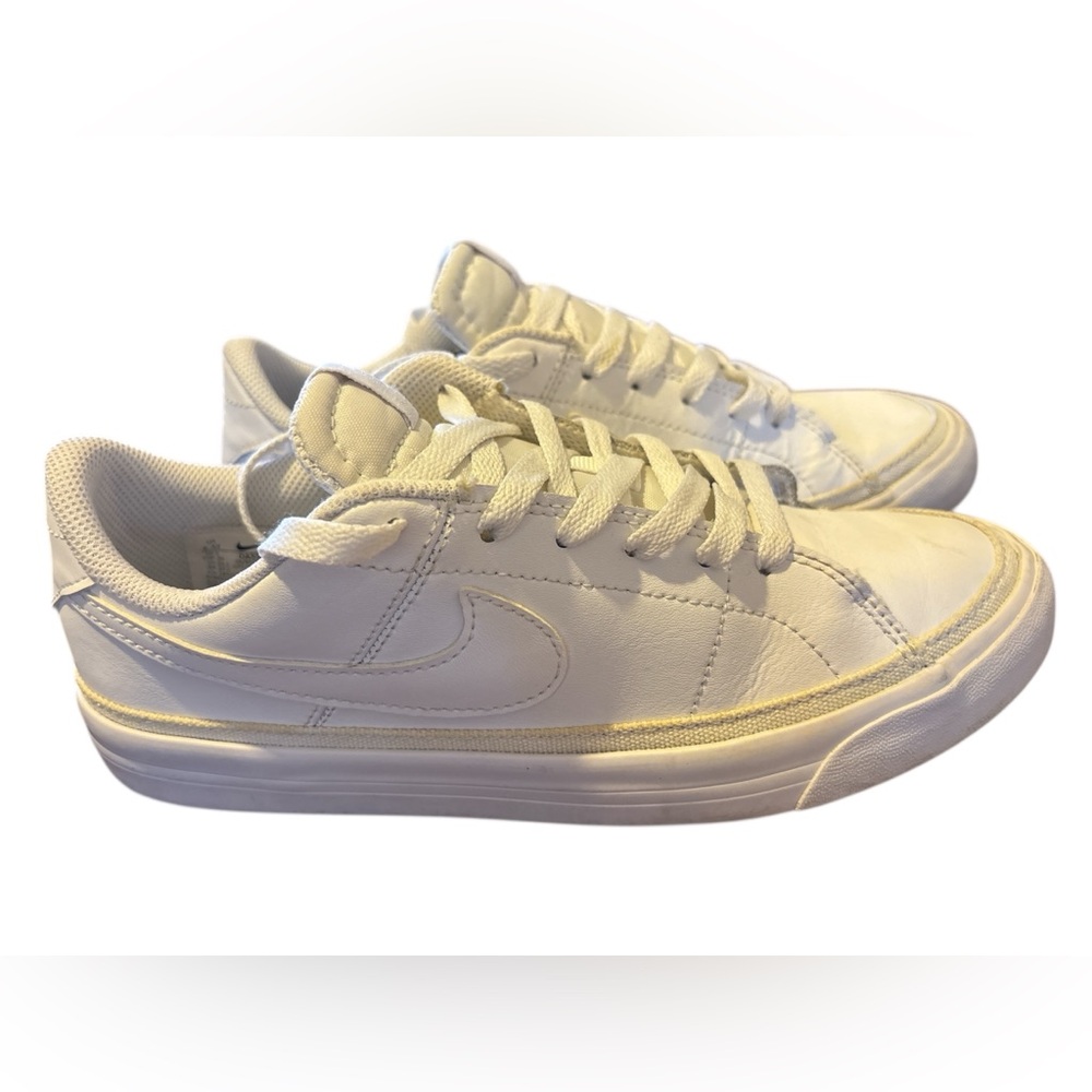 Nike White Sneakers Classic Minimalist Design - Picture 2 of 7